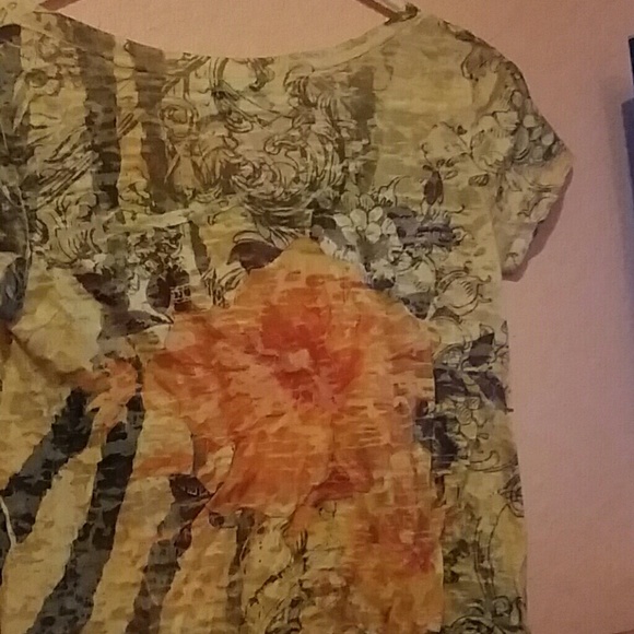 Tee-shirt - Picture 2 of 2